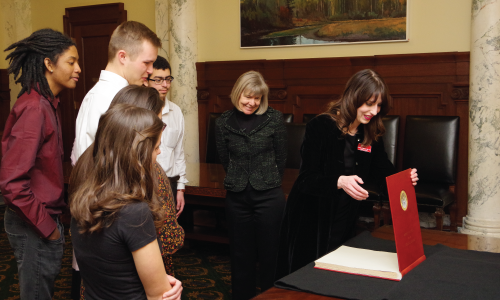 Students Looking at the Constitution in the ISA