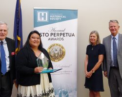 Hanako Wakatsuki Chong Accepting the Esto Perpetua Award